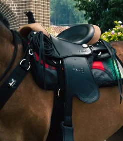 Silla Indiana Cabalgata Mesace Montura Liviana y Resistente TIERRAGRO